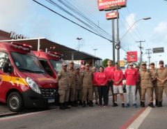 Na Corrida Soldados do Fogo, governadora entrega 2 viaturas de resgate ao CBMRN
