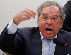 Ministro Paulo Guedes tem o celular hackeado, diz assessoria