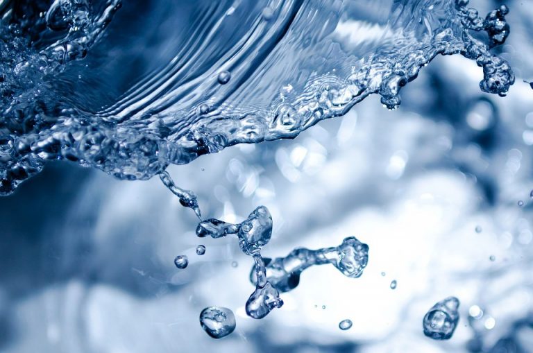 splashing-165192_960_720