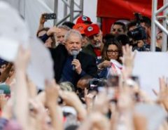 Do ex-presidente Lula: “A gente tem que seguir o exemplo do povo do Chile, atacar”