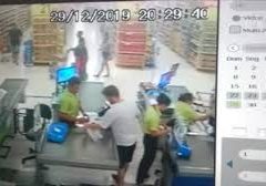 Homem é flagrado roubando bolsa com R$ 2 mil em supermercado em Natal