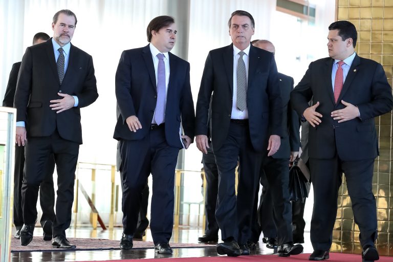Bolsonaro senado camara e senado
