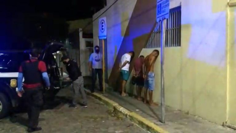 Assassinos