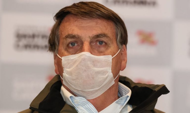 Bolsonaro mascara