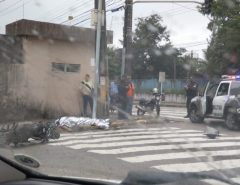Natal: Motociclista morre após bater em semáforo no cruzamento das avenidas Jaguarari e Miguel Castro