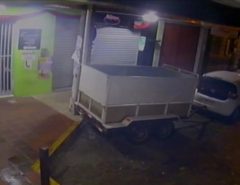 OUSADIA: Bandidos arrombam galeria no Alecrim e roubam R$ 50 mil em produtos