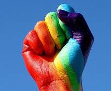 O que é ser pansexual: entenda o significado por trás do termo