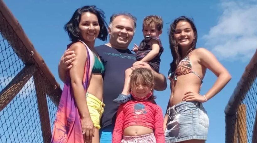 FAMILIA