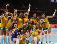 Vôlei: Brasil vence Quênia e pega o Comitê Russo nas quartas em Tóquio