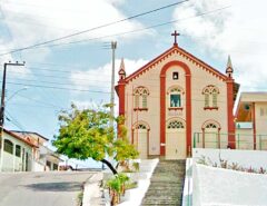 Bandidos assaltam casa paroquial e levam dinheiro da festa do padroeiro em Natal