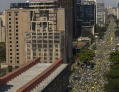ALEXANDRE DE MORAIS PEGOU EM MERDA: “Ou o ministro se enquadra ou ele pede para sair”, diz Bolsonaro ao citar Moraes em discurso na Av. Paulista