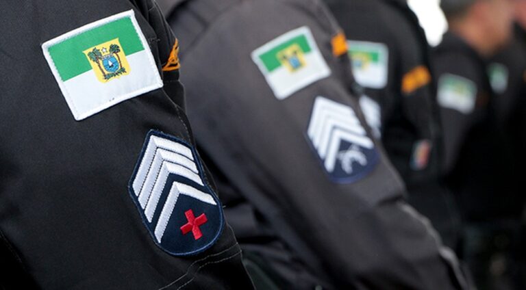policia-militar-tropa-carnaval-demis-roussos-6-