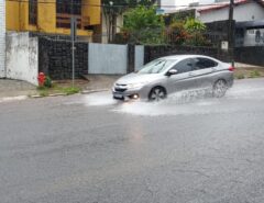 Chuvas causam alagamentos em avenidas de Natal; confira pontos
