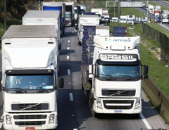 Além de MP, governo estuda voucher para caminhoneiros e novo vale-gás