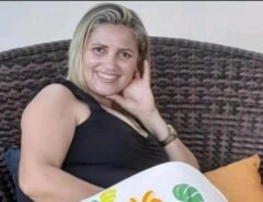 Motos batem de frente, mulher é arremessada, atropelada por caminhão e morre no interior do RN