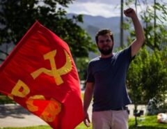 LOUCO: Candidato de partido comunista de SP comemora morte da rainha Elizabeth II