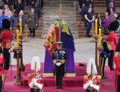 Corpo de rainha Elizabeth II é sepultado nesta segunda após velório restrito