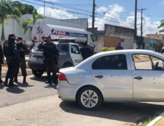 Em Natal suspeito de assalto bate carro e é baleado durante perseguição policial