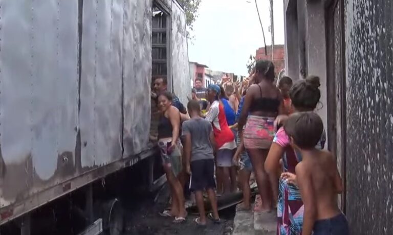 CAMINHÃO