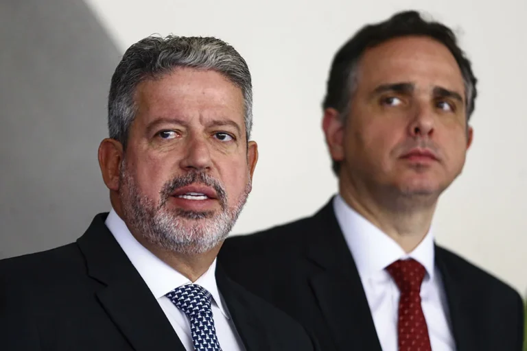 Lira e moais