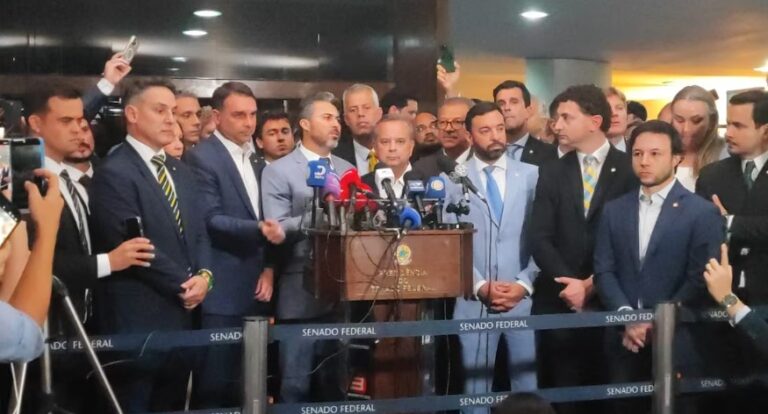 Senadores vs Moraes