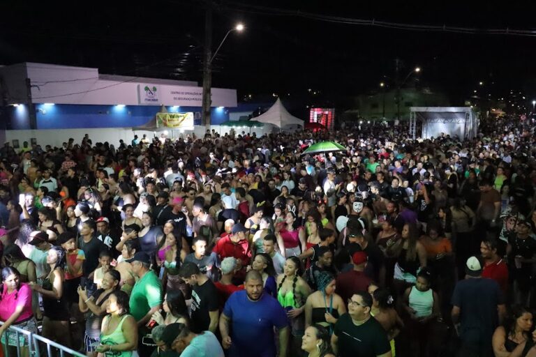 MULTIDÃO