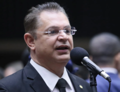 Líder do PL diz ter alcançado 257 assinaturas para urgência de anistia