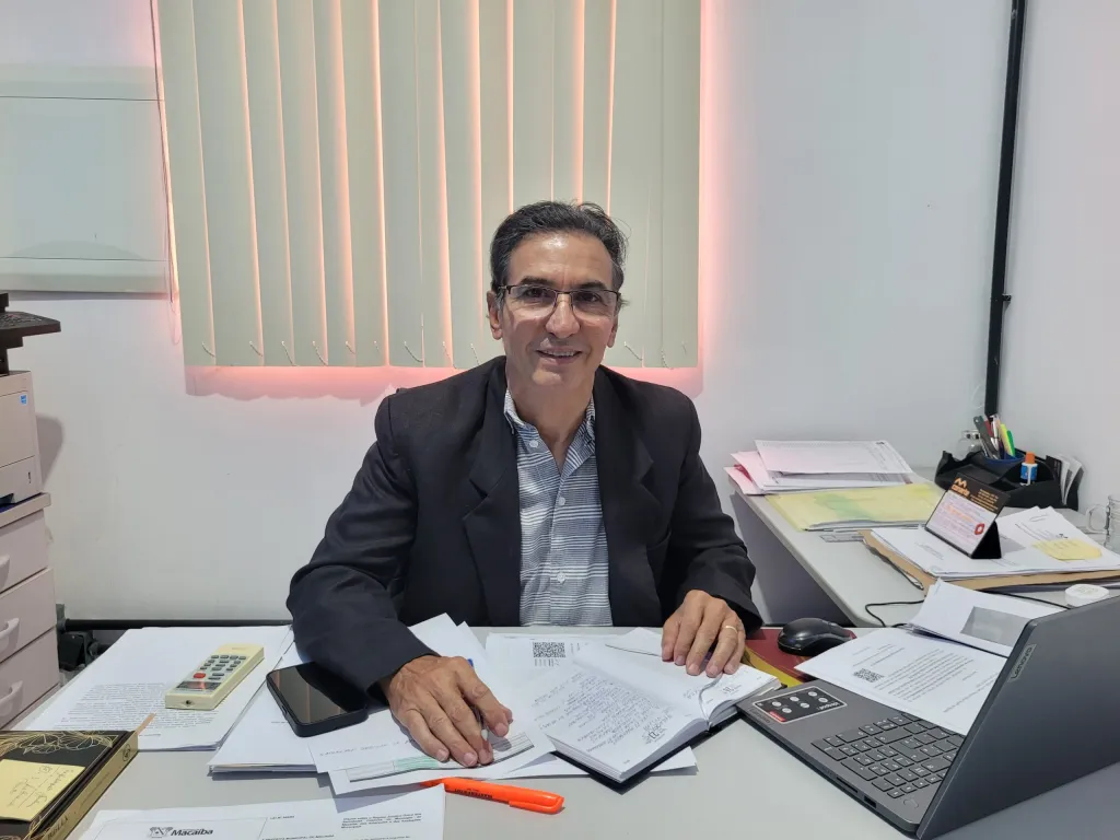 Dr. Roberto Borges