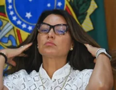 Deu ruim: PT convoca campanha em favor de Janja nas redes sociais, mas assunto não emplaca