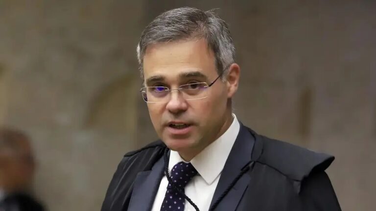 aNDRE MENDOÇA