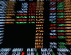 Geral Ibovespa bate recorde com Tarcísio à frente de Lula em pesquisa