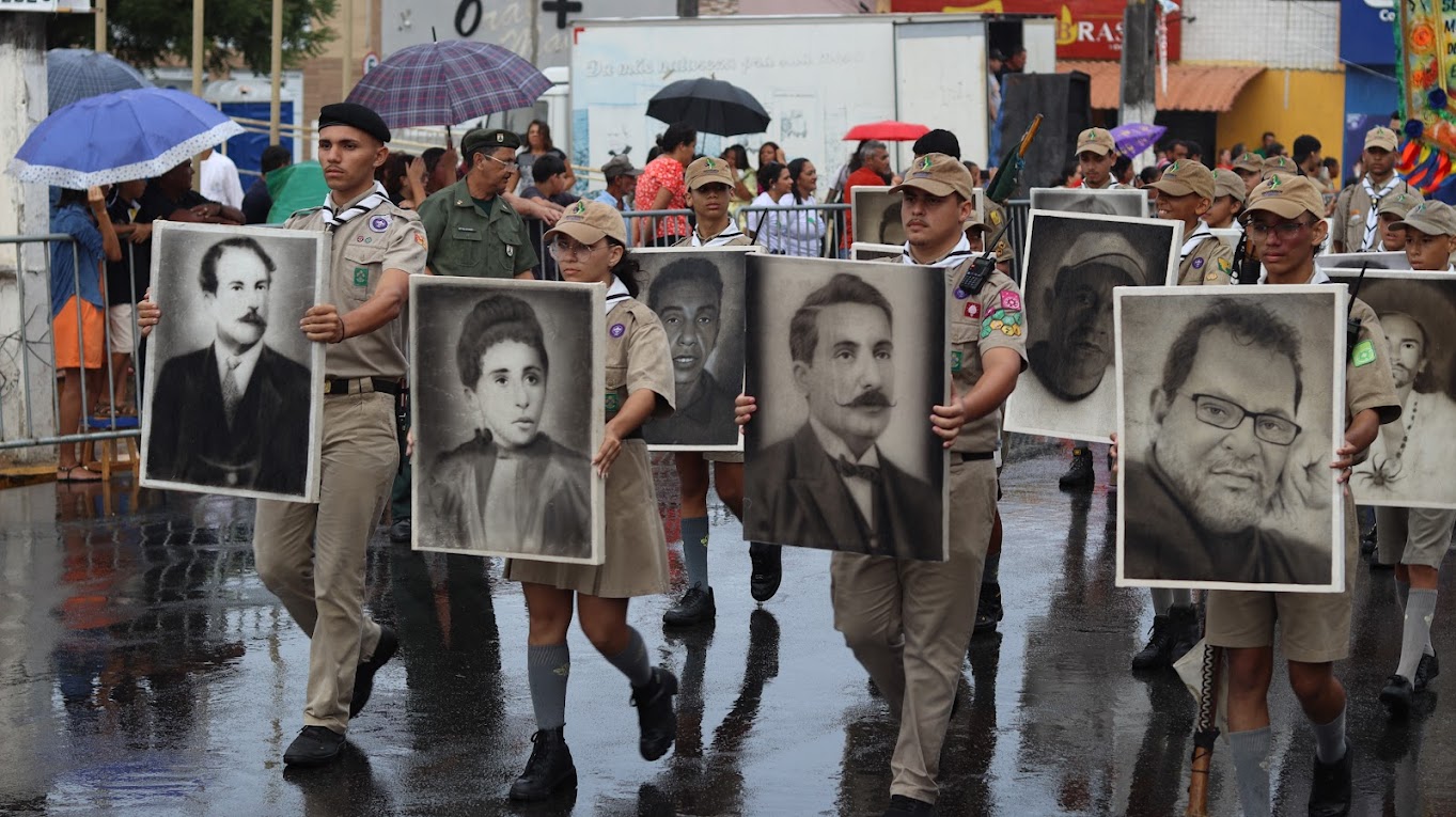 DESFILE