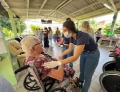 Saúde de Macaíba presta atendimento odontológico a idosos do abrigo “Deus e Caridade”