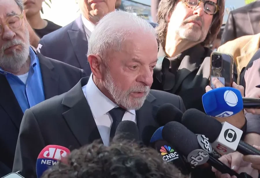 O-presidente-da-Republica-Luiz-Inacio-Lula-da-Silva-900x615