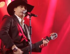 Vicente Nery anima o segundo dia do Natal em Macaíba; hoje (22) tem Joelma