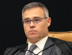 Ministro André Mendonça manda PF prender Vorcaro e bloqueia R$22 bilhões