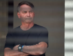 Tornozeleira e incomunicabilidade: veja as regras que Bolsonaro terá que cumprir durante a prisão domiciliar temporária