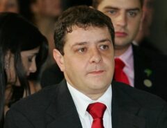 Lulinha corre ao STF e aciona Dino para tentar barrar quebra de sigilo na CPMI do INSS