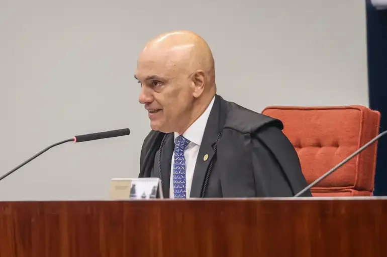 aLEXANDRE DE MOARES