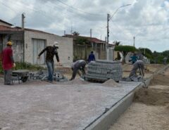 Avenida Jessé Pinto Freire recebe obra de pavimentação em piso intertravado