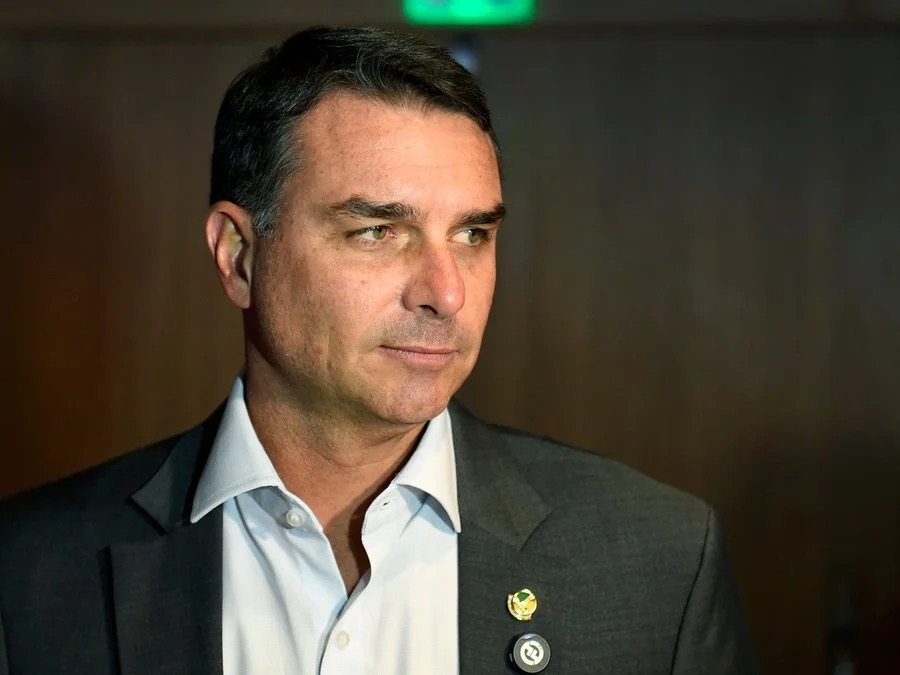 fLAVIO BOLNSOARO