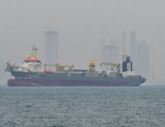 Irã descarta reabrir Estreito de Ormuz em troca de cessar-fogo temporário